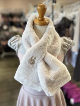 ファーマフラー（ブローチ付） | バレエ用品・レオタード 通販｜Ballet  