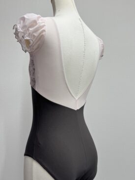 トワル・ド・ティアラ』ジゼルレオタード（ベージュピンク